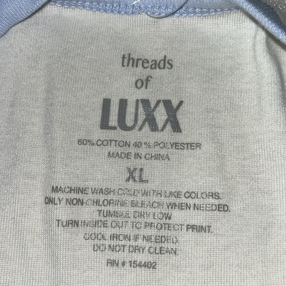 🆕 Kitten “Center of Attention” Long Sleeve Tee Juniors XL - Picture 5 of 5